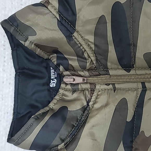 Revolution Kids Lightweight Camo Puffer Vest Jacket in Green/Gray/Black - Picture 6 of 17